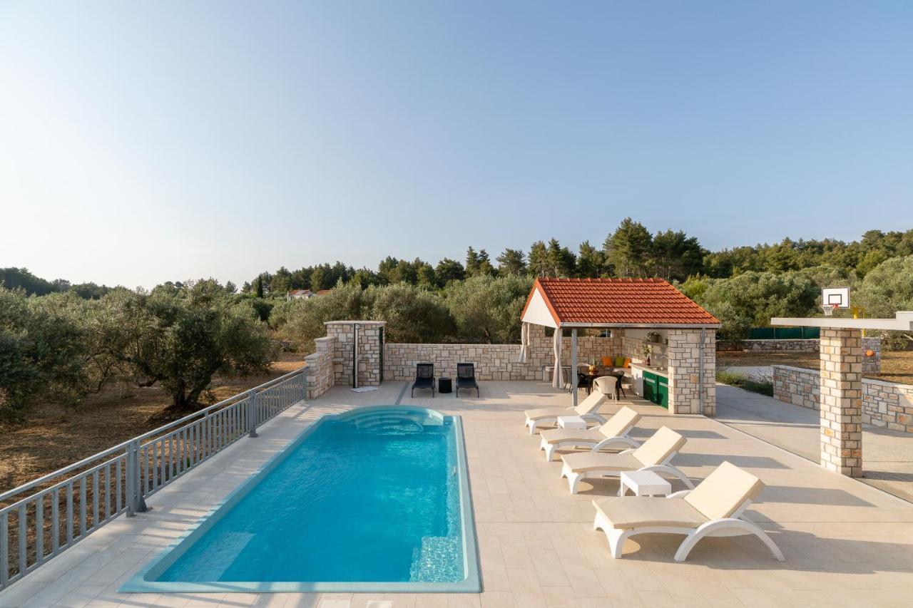 Villa Barbara - Olive Paradise, With Chlorine-Free Pool เวลาลูกา ภายนอก รูปภาพ