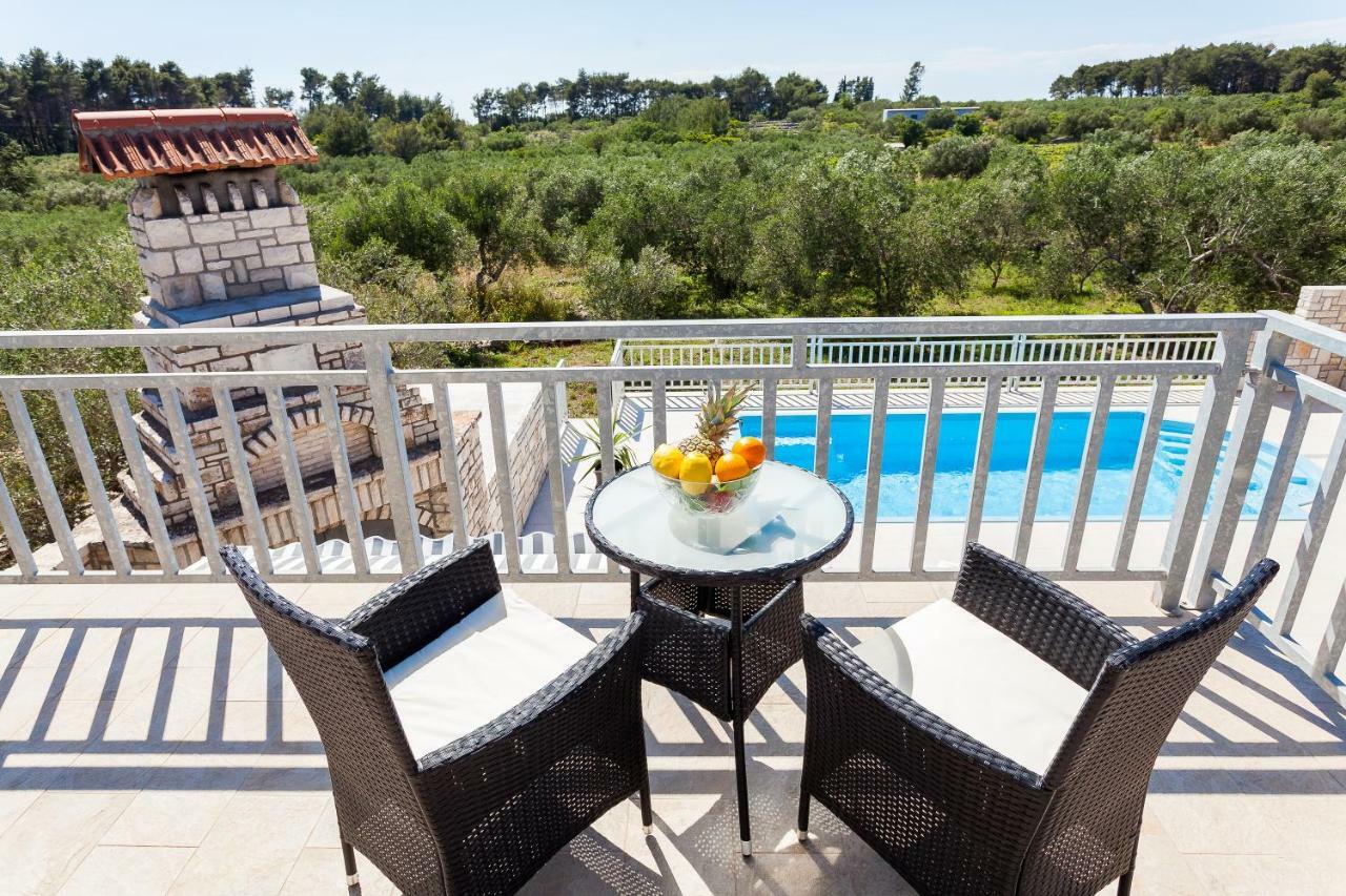 Villa Barbara - Olive Paradise, With Chlorine-Free Pool เวลาลูกา ภายนอก รูปภาพ